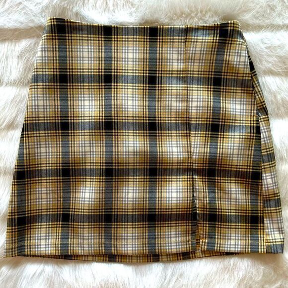Urban Outfitters Plaid Skirt (S) - Picture 3 of 7